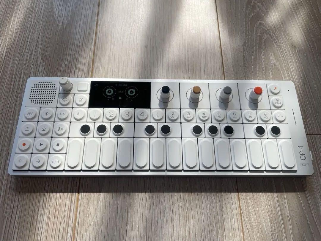 【美品】OP-1 field Teenage Engineering