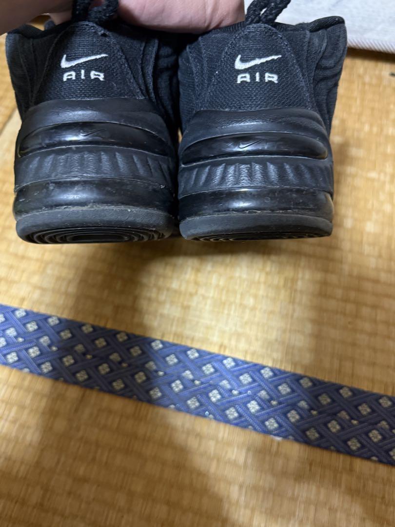 ブラック