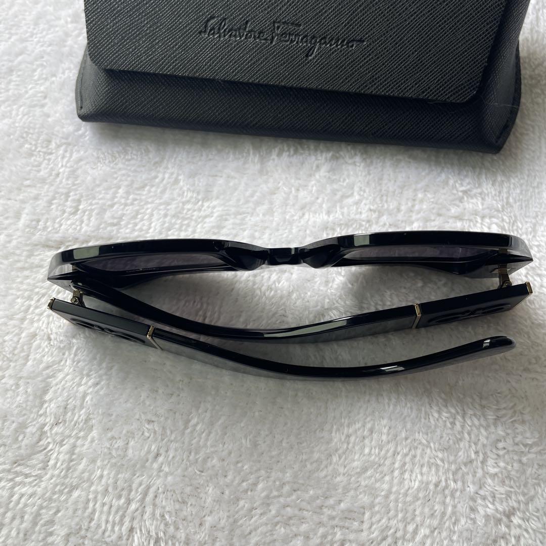 【極美品】サルヴァトーレフェラガモ サングラス SF1045S