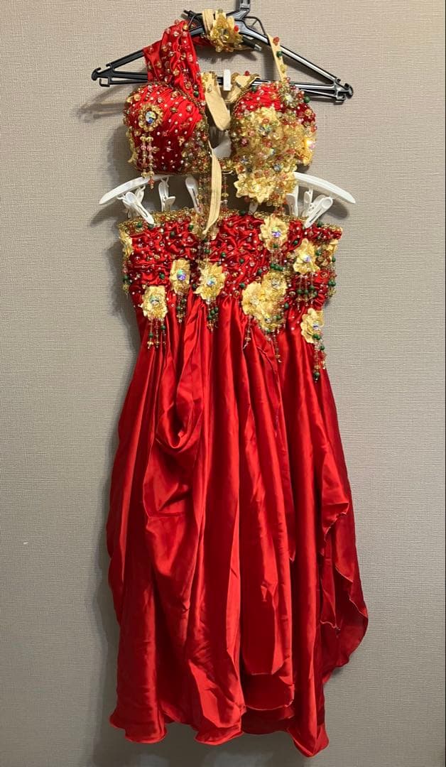 ベリーダンス衣装 セットアップ 赤 figやや傷や汚れあり