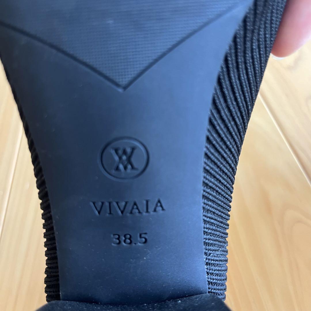 VIVAIA スクエアトゥ チャンキーヒール パンプス