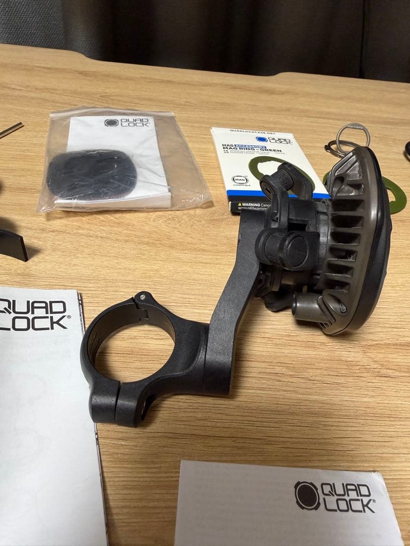 Quad Lock バイク用セット マウント 衝撃吸収ダンパー 充電ヘッド他QUAD LOCK BRIGHTFACE_UK