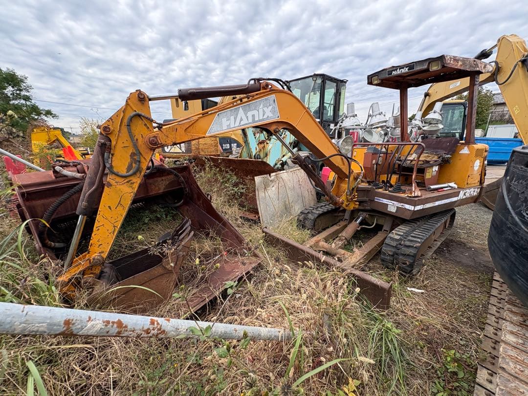 丸車部品取り Hanix N30 日産 バックホー全体的に状態が悪い