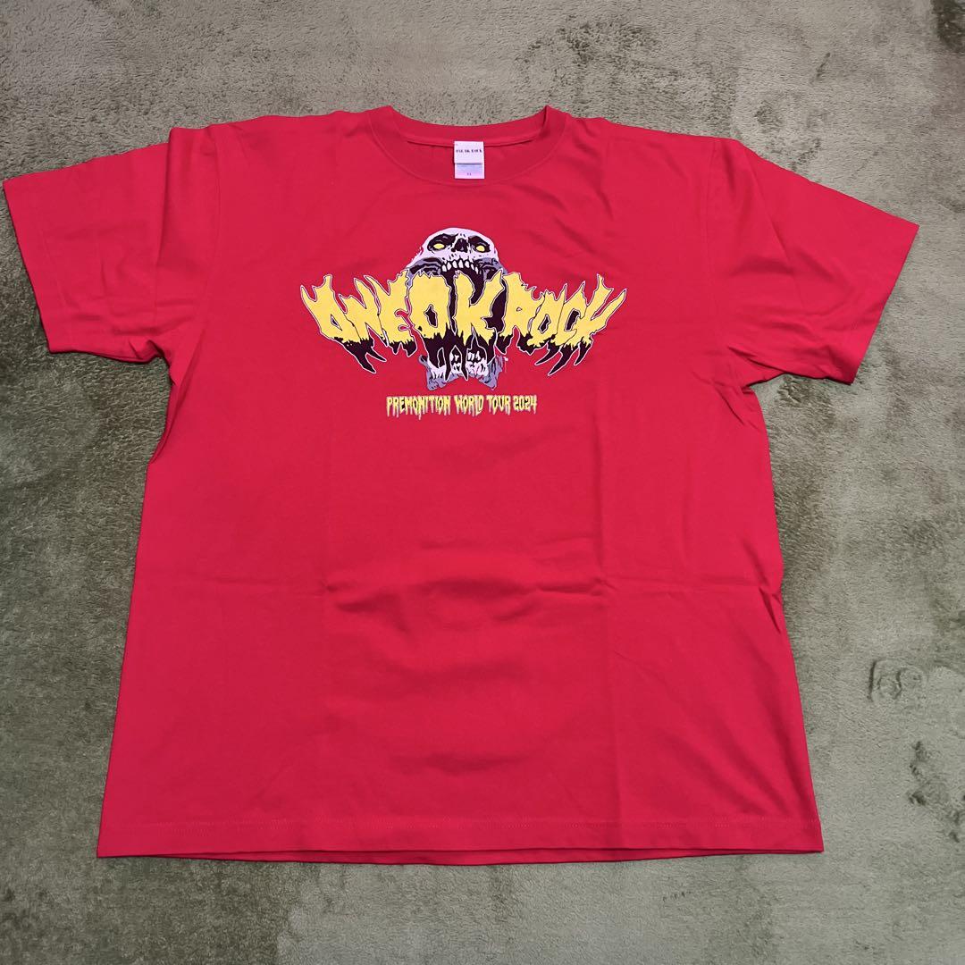 2024 WORLD TOUR Tシャツ B/RED