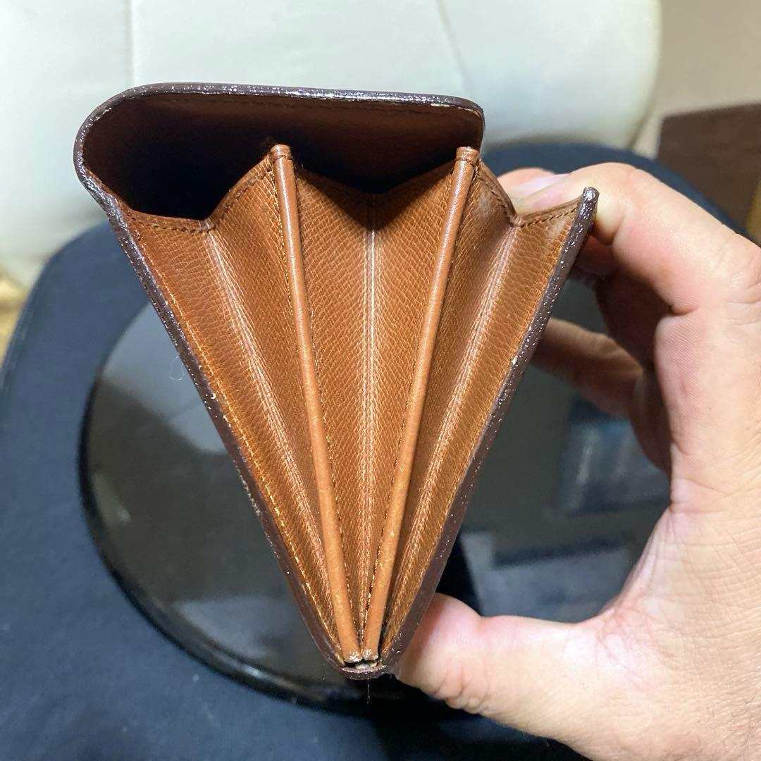 ①☆良品☆フラットタイプ♪サラ長財布