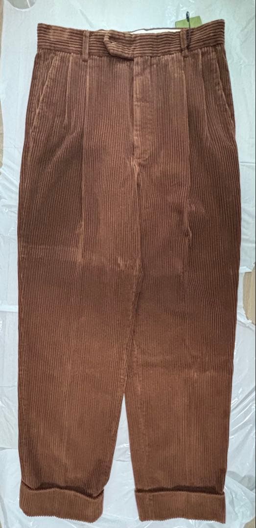 グッチ コーデュロイパンツ