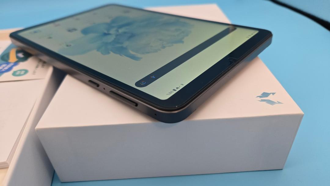 美品●「HEADWOLF FPad5」8.4インチ/Helio G99/LTE
