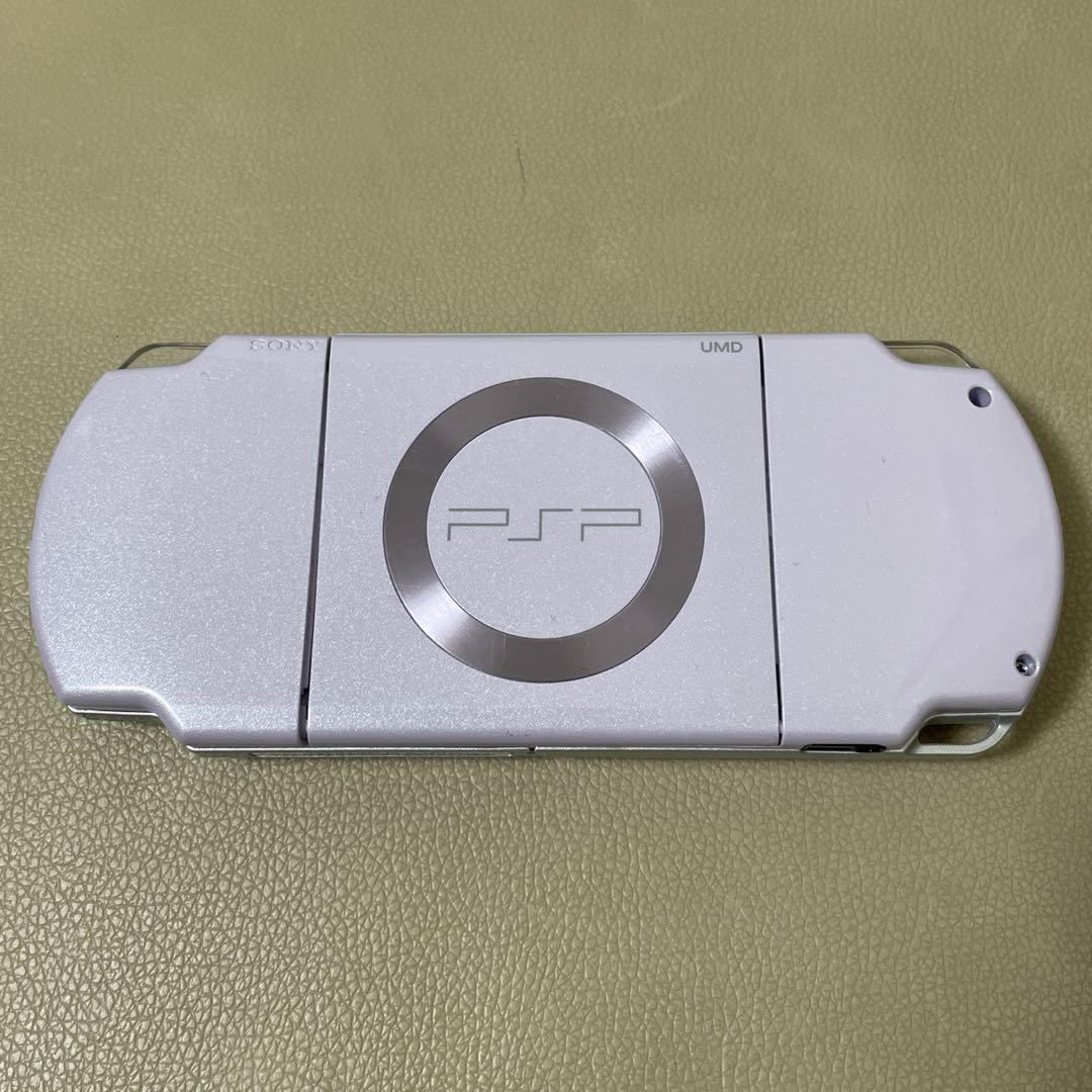 PSP本体　+　ソフト4本セット