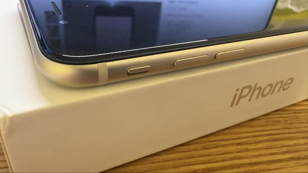 Apple iPhone SE 128GB Starlight 本体