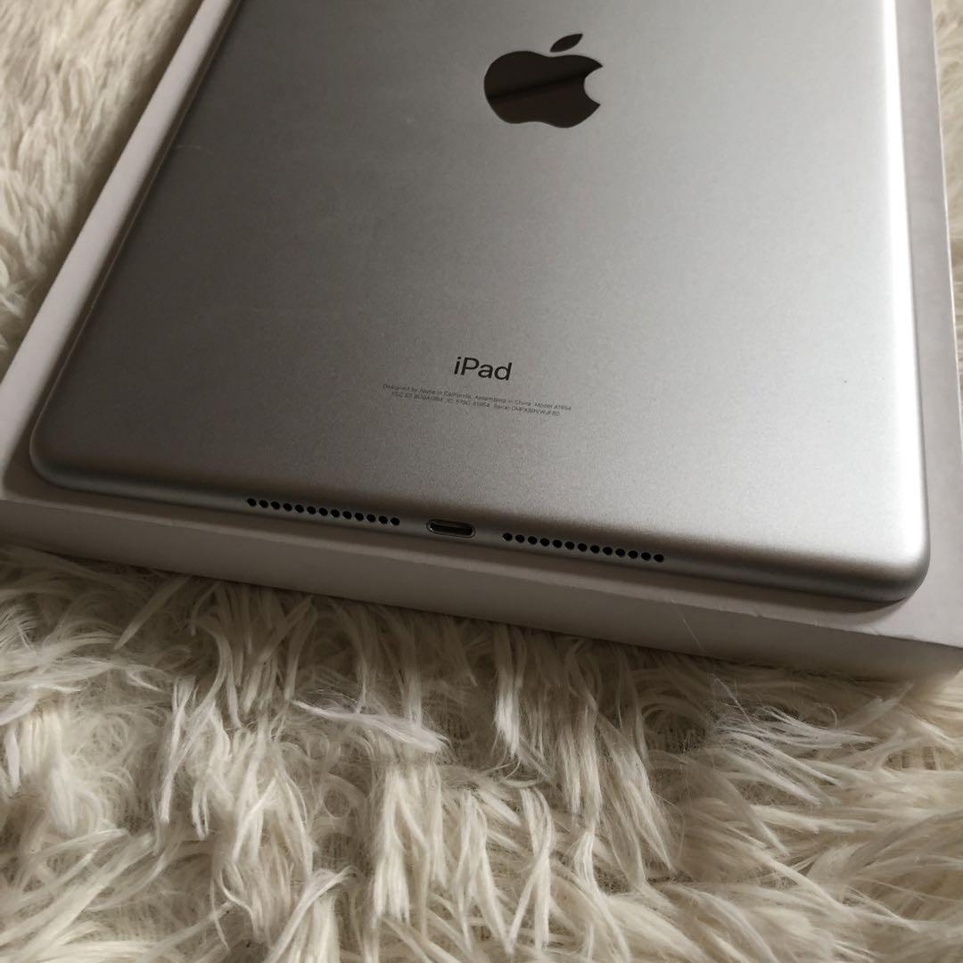在庫処分セール 言い換え 完動品】iPad 第6世代 メルカリ - SIMフリー【すぐ発送】 32GB iPad本体