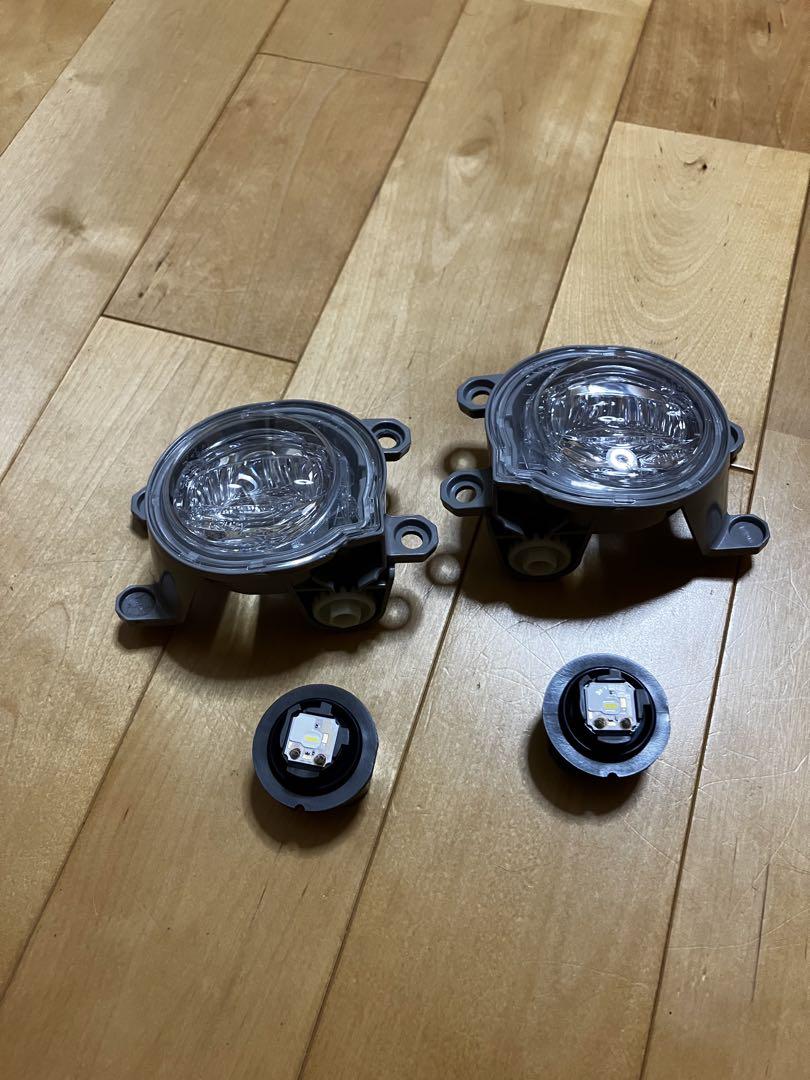 ダイハツ　ムーブキャンバス　LA850S 純正LEDフォグランプ左右セット　②