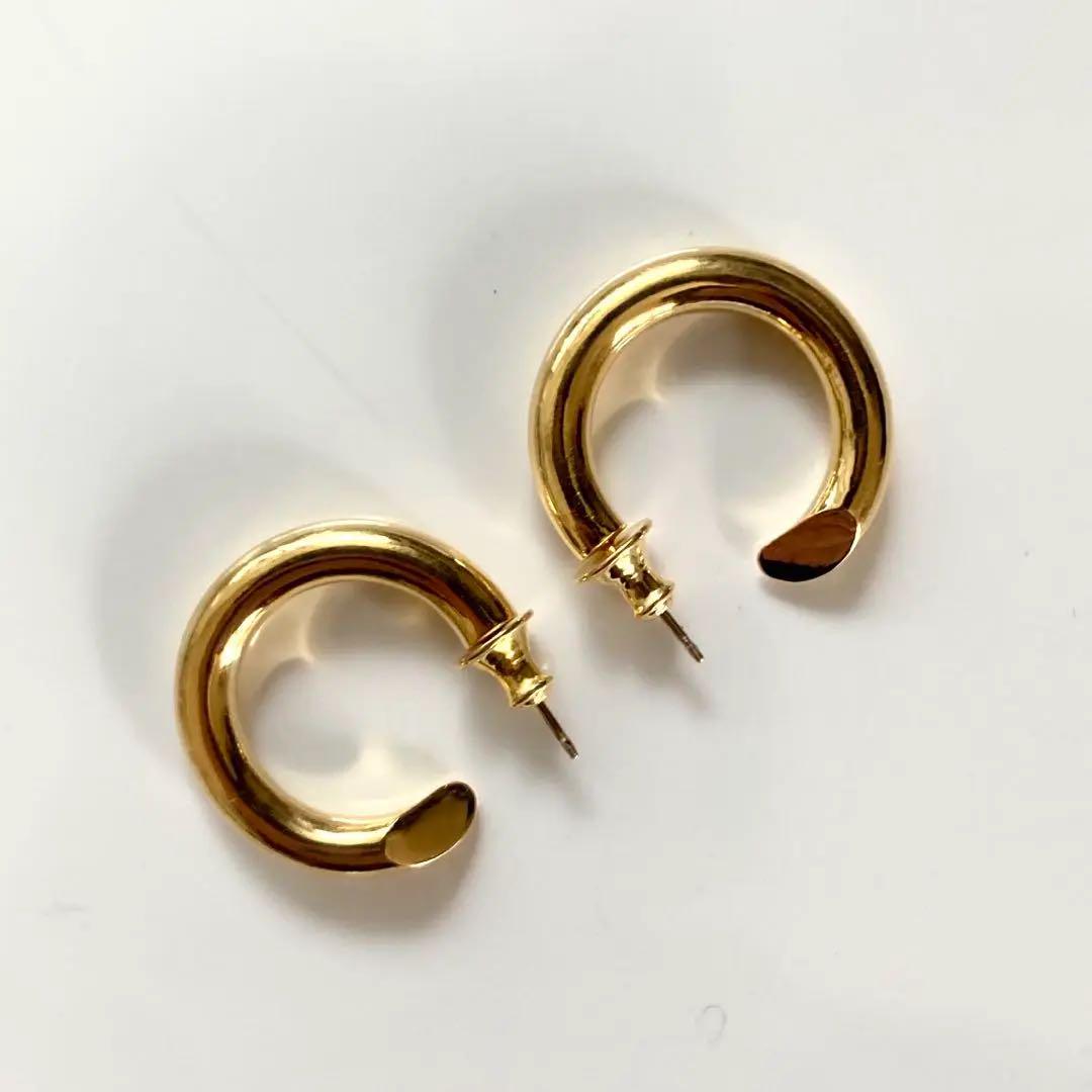 ゴールド 4×23mm 両耳　18金　ピアス　701サイズ同 両耳 ゴールド 4×23mm 18金 ピアス 701サイズ同