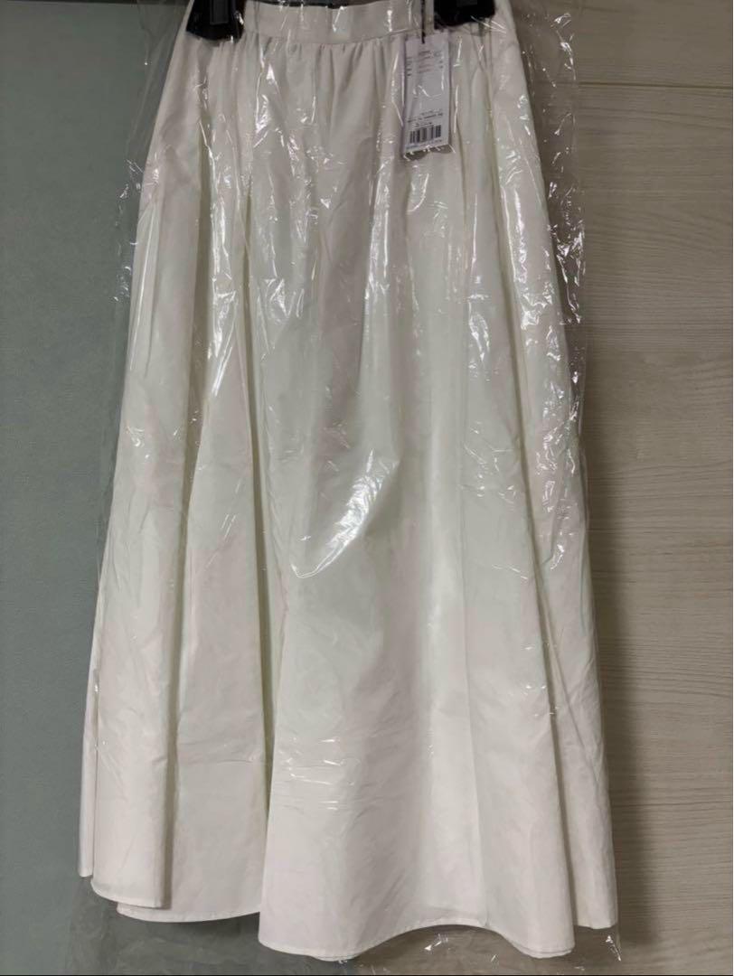 新品　ジャスグリッティー タフタスカート　白