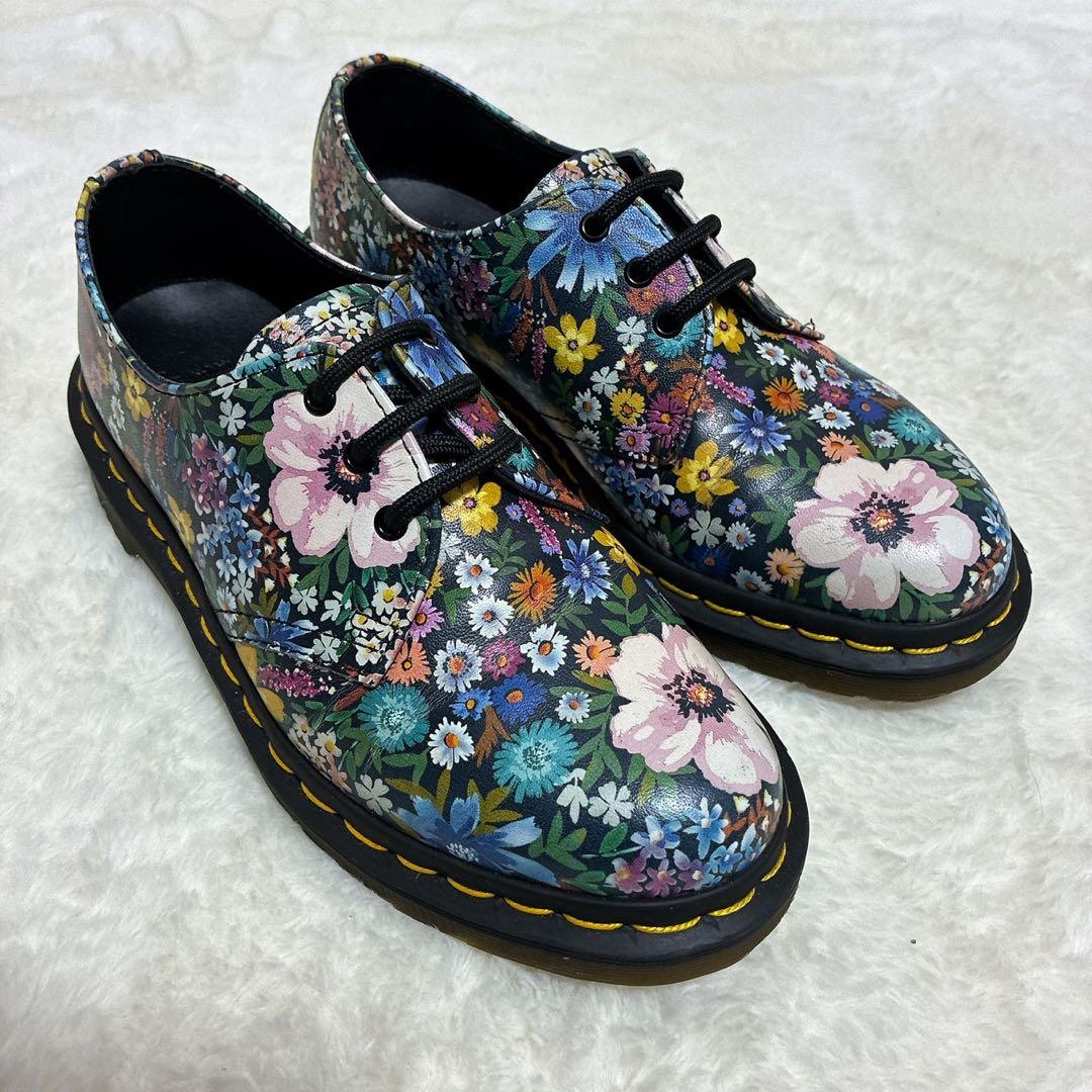【美品】Dr.Martens ドクターマーチン 革靴 花柄 3ホール レア 【美品】Dr.Martens ドクターマーチン 革靴 花柄 3ホール レア