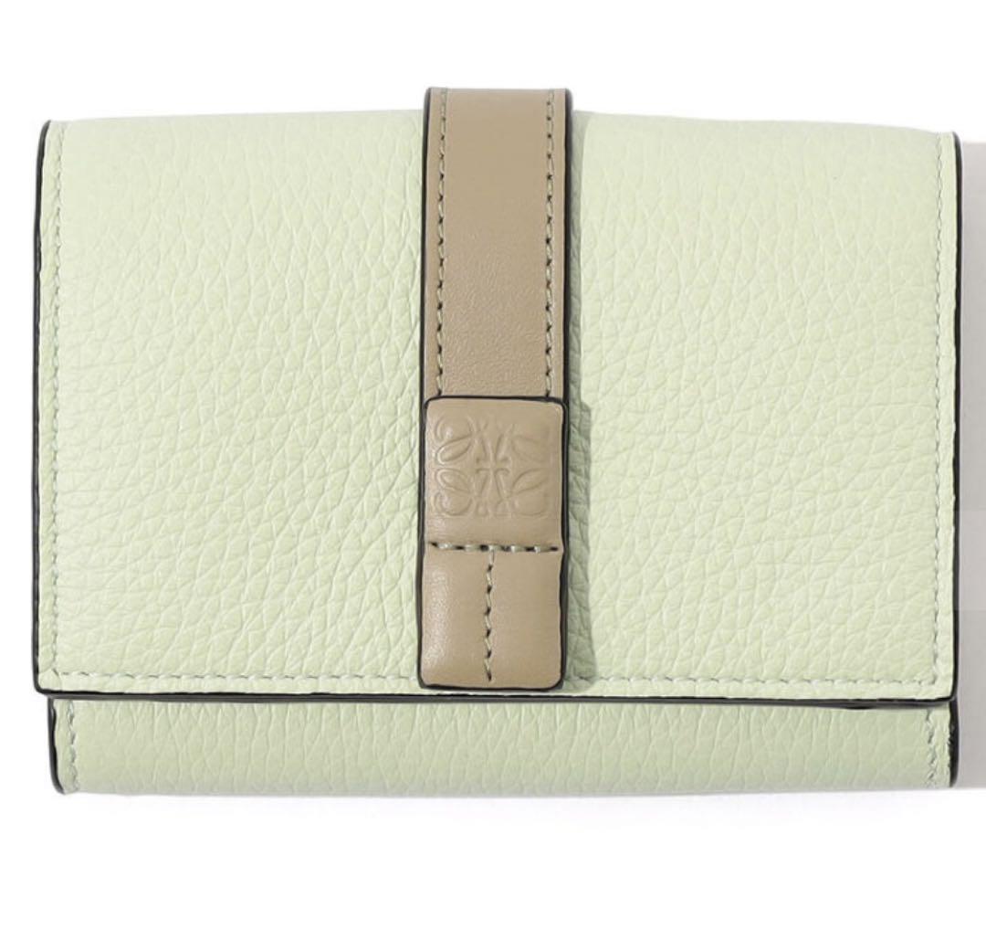 ✨新品未使用・箱付き✨　LOEWE ミニ財布　アナグラム　アマソナ　三つ折り 新品未使用 LOEWE ミニ財布 アナグラム アマソナ グリーン