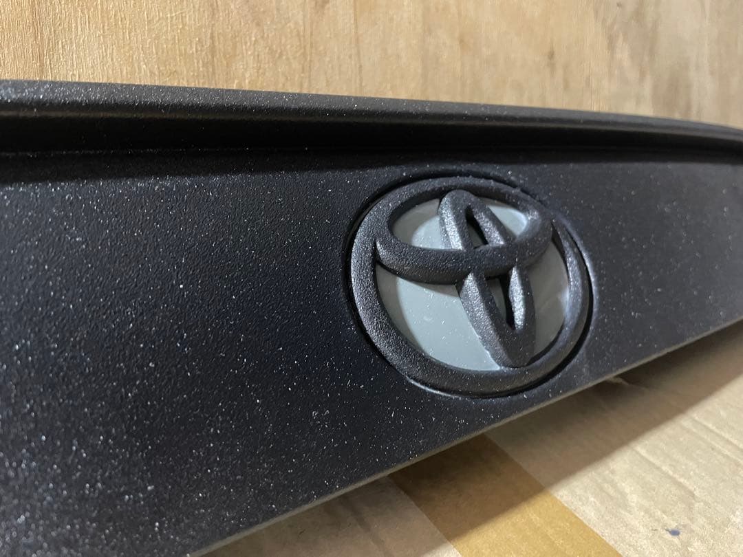 RAV4リアガーニッシュ　ラプターライナー塗装　ワンオフ品　アーバンカーキ限定