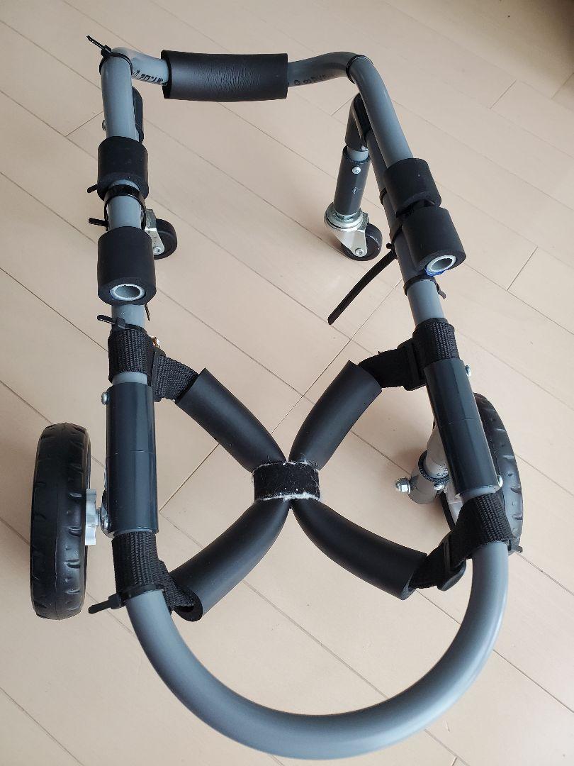 小型犬用車椅子　小型犬歩行器　小型犬歩行リハビリ