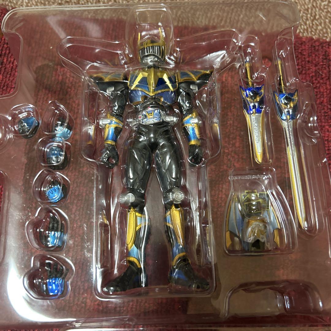 S.H.フィギュアーツ 仮面ライダーナイトサバイブ