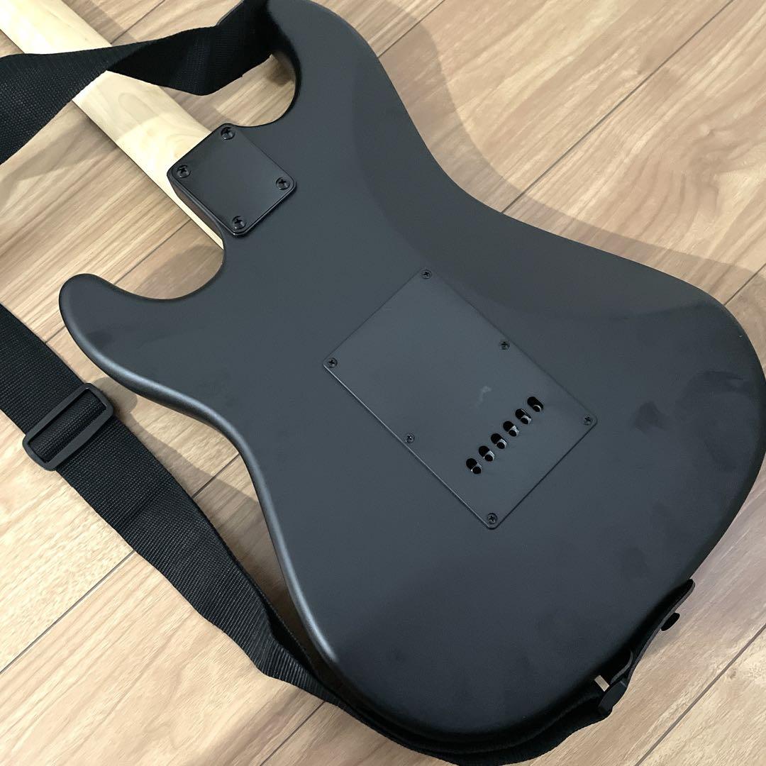 SELDER ストラトタイプ　マットブラック　艶消黒　初心者向け　ストラップ付