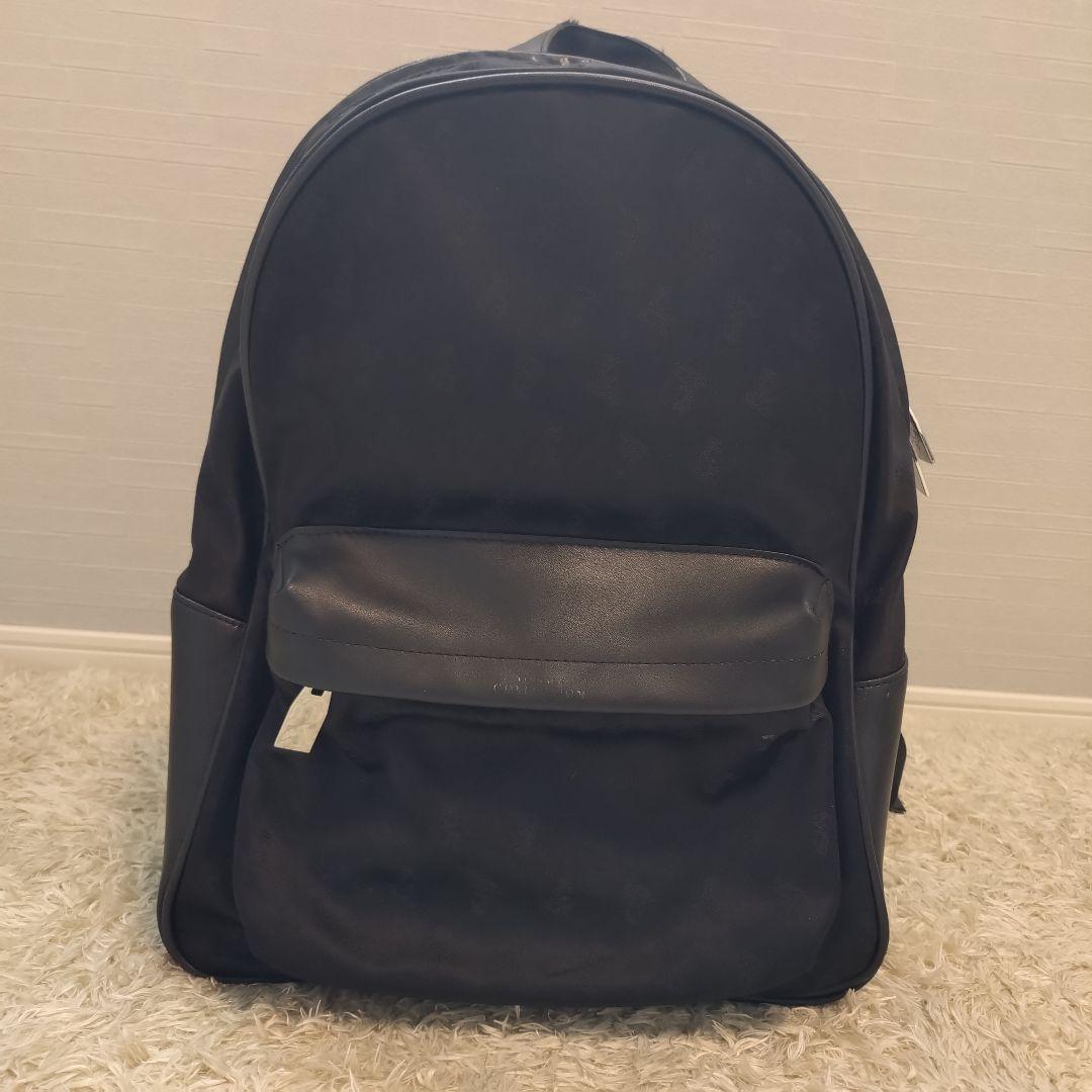 美品⭐ヴェルサーチ リュック 総柄 ロゴ ユニセックス レザー 大容量 ブラック 美品⭐ヴェルサーチ リュック 総柄 ロゴ ユニセックス レザー 大容量 ブラック
