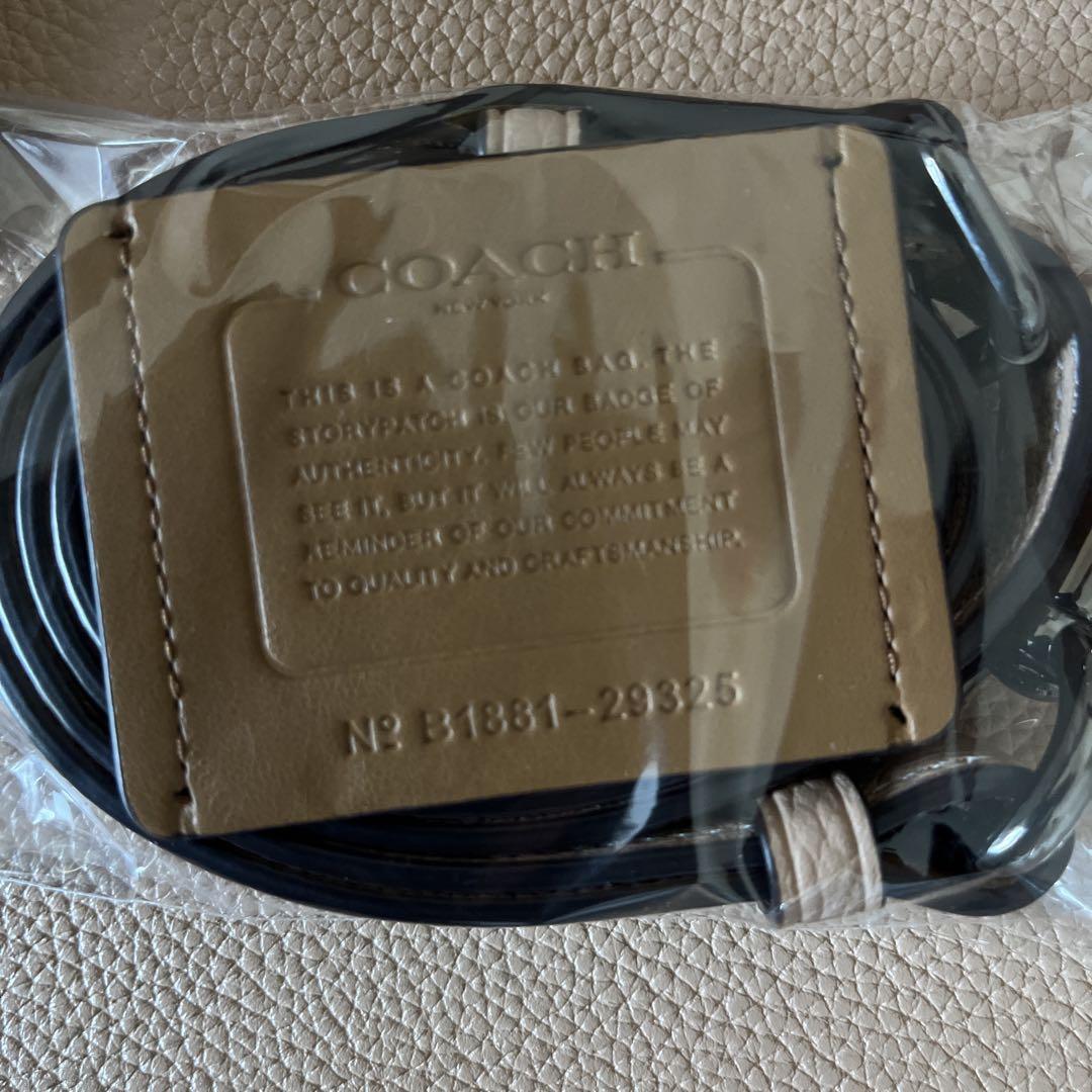 COACH‼️未使用状態(^^)スタッズ付2WAYトートバック‼️ - メルカリ