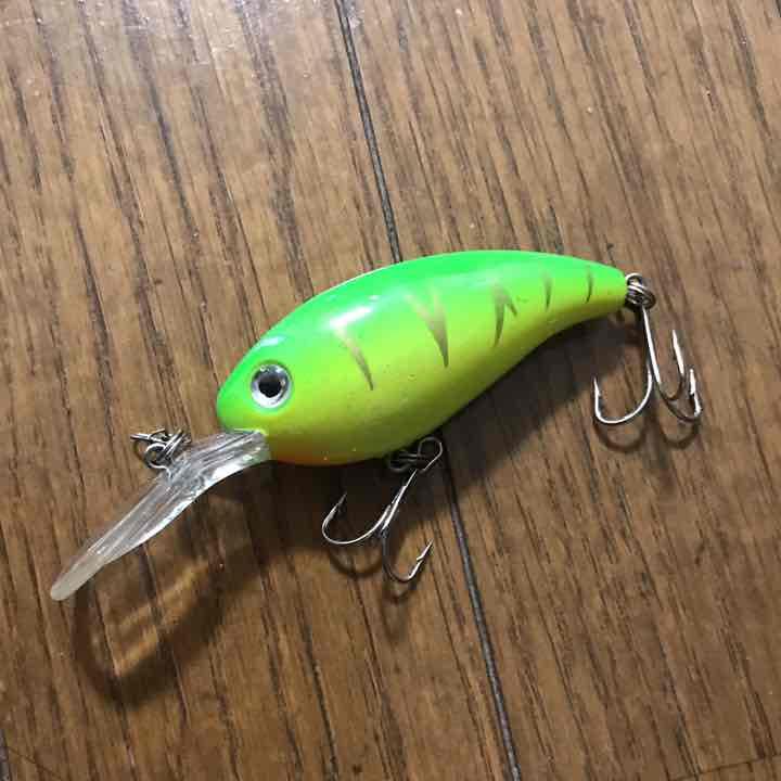 メルカリ クランク バス シーバスに ルアー用品 555 中古や未使用のフリマ