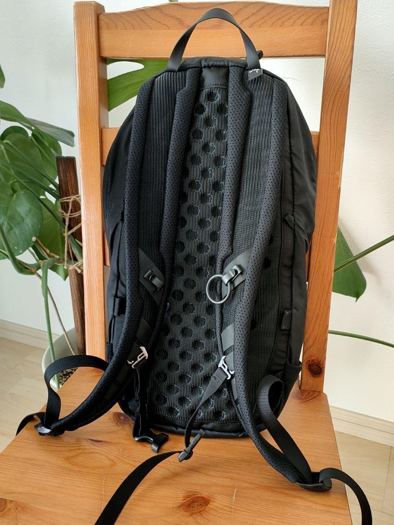 Arc'teryx Arro 10 ブラックバックパック