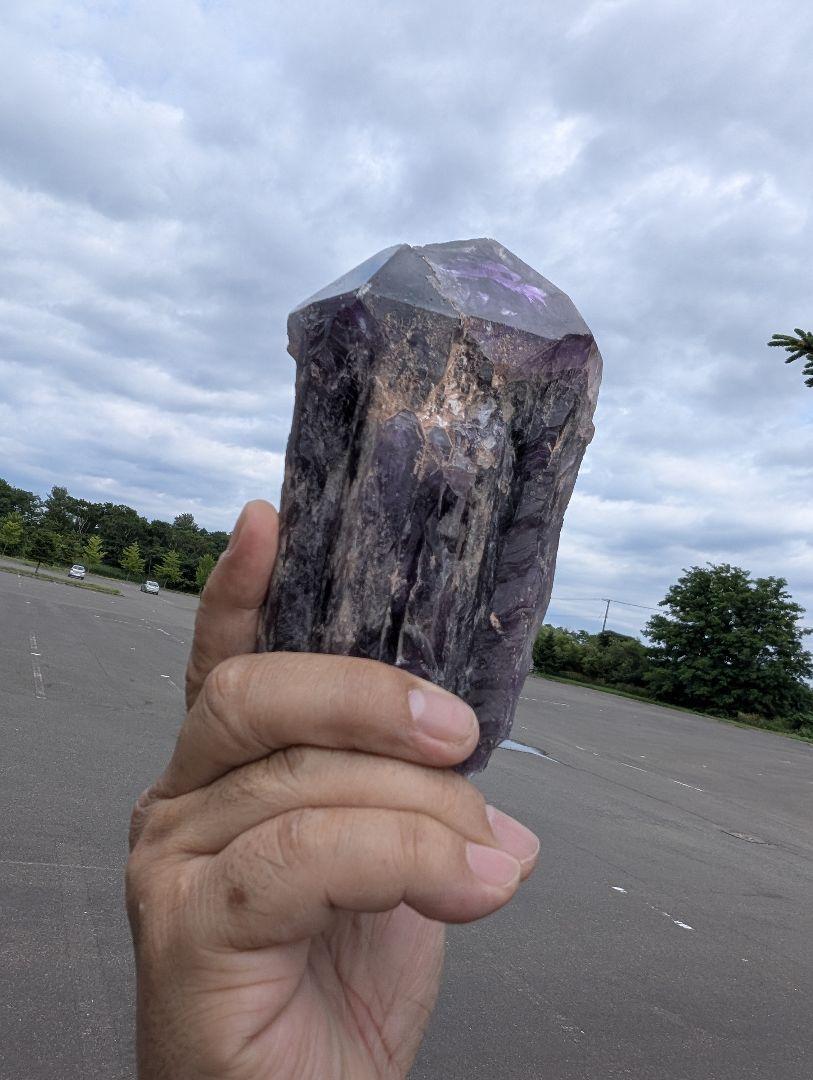 1054g 大き目アメジスト【邪気払い神器】アテナ紫骨 骨幹水晶