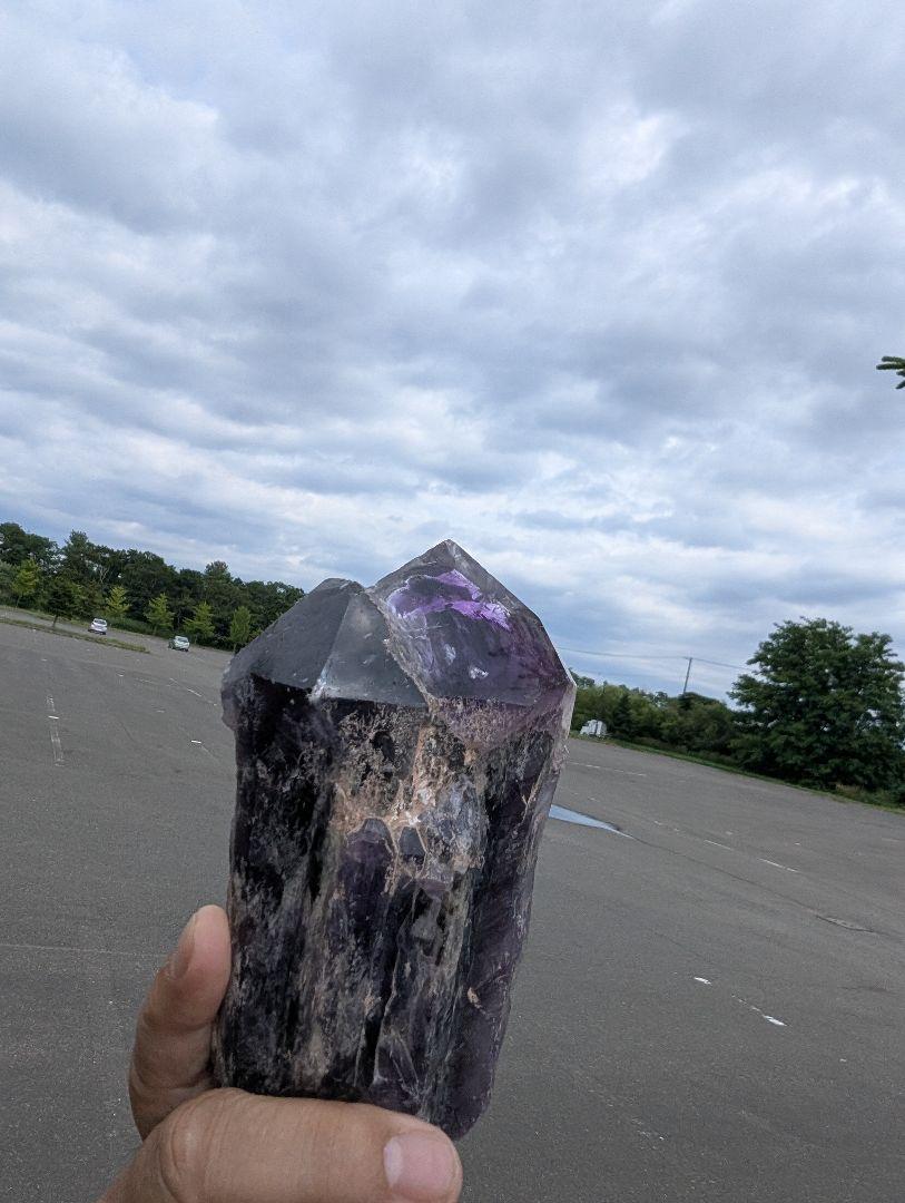 1054g 大き目アメジスト【邪気払い神器】アテナ紫骨 骨幹水晶