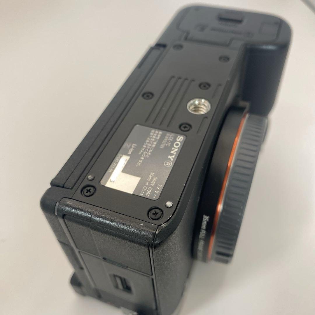 ⑧SONY α7C レンズキット　シルバー中古