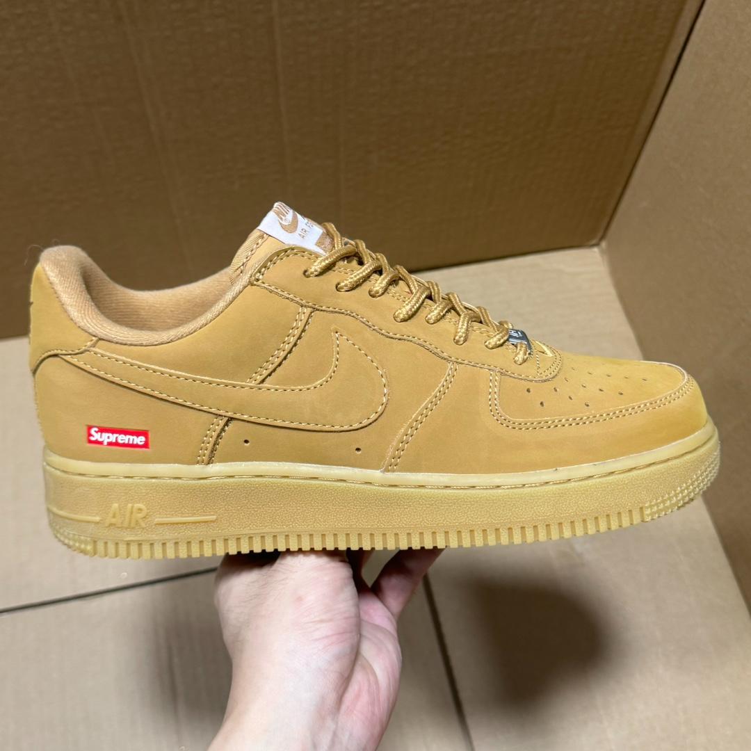 Supreme x Nike Air Force 1ナイキのスニーカーシューズ(男性用)