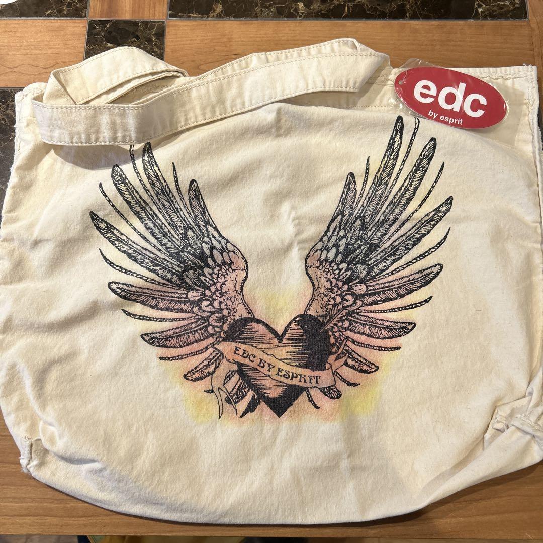 edc by esprit 翼のエコバッグ