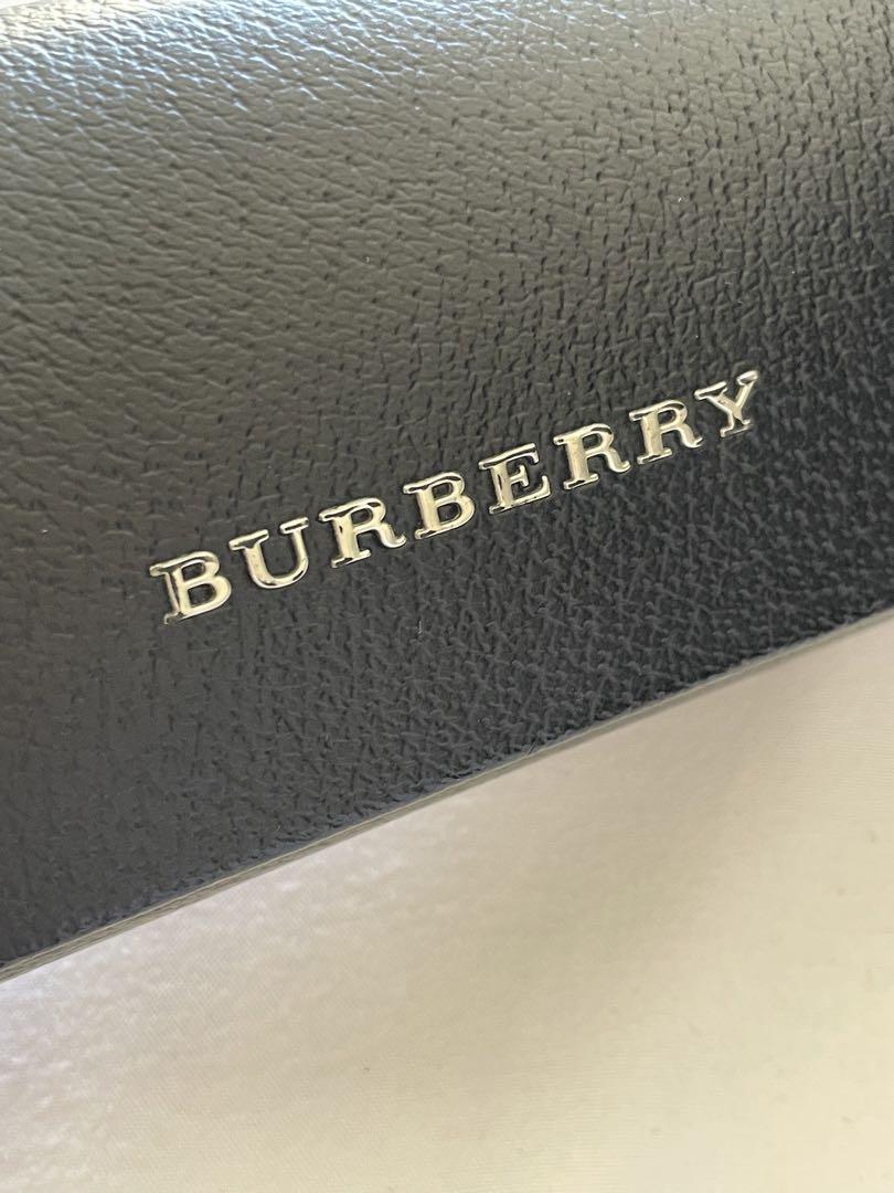 Burberry キャットアイサングラス