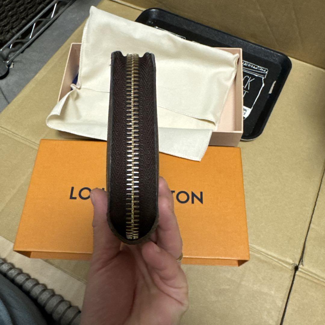 LOUIS VUITTON モノグラム ジッピー長財布
