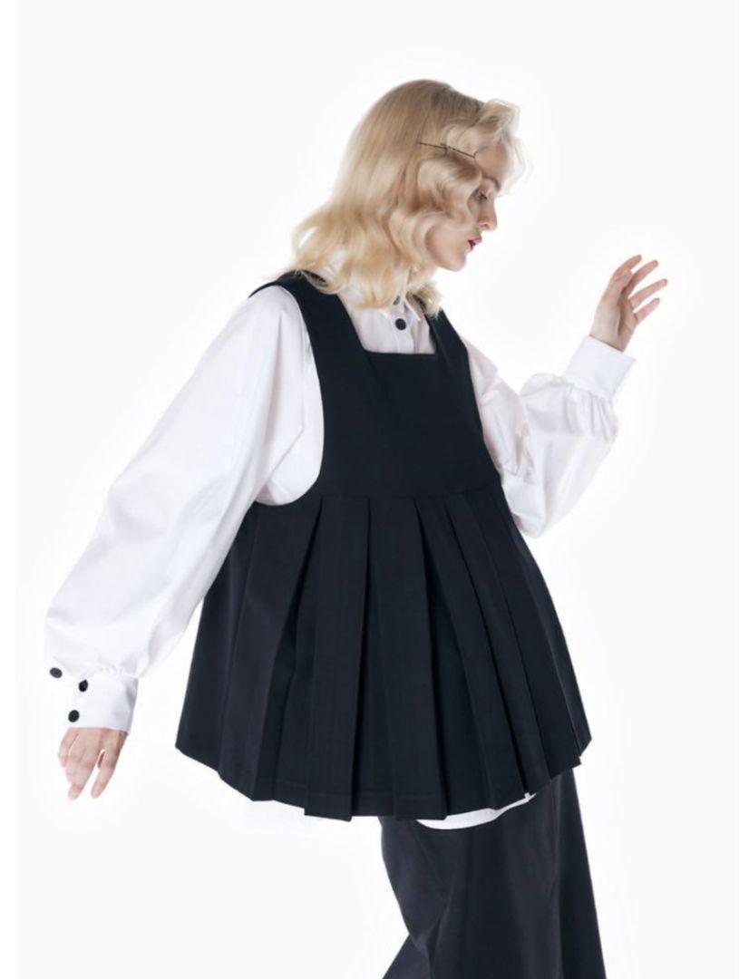 トップス ENFOLD PLEATS TWO-WAY VEST