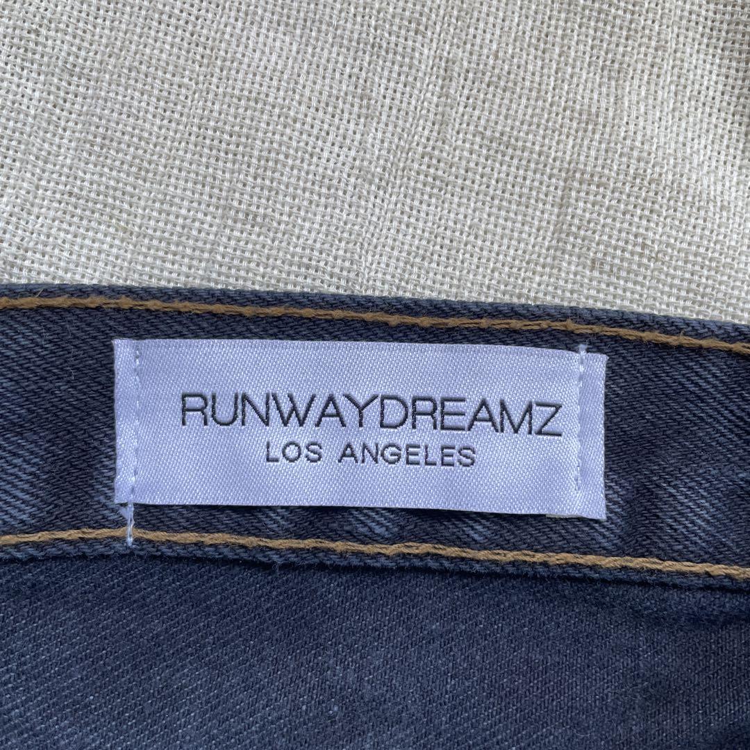 RUNWAYDREAMZ バックジッパーショートパンツ 日本未発売 サイズS