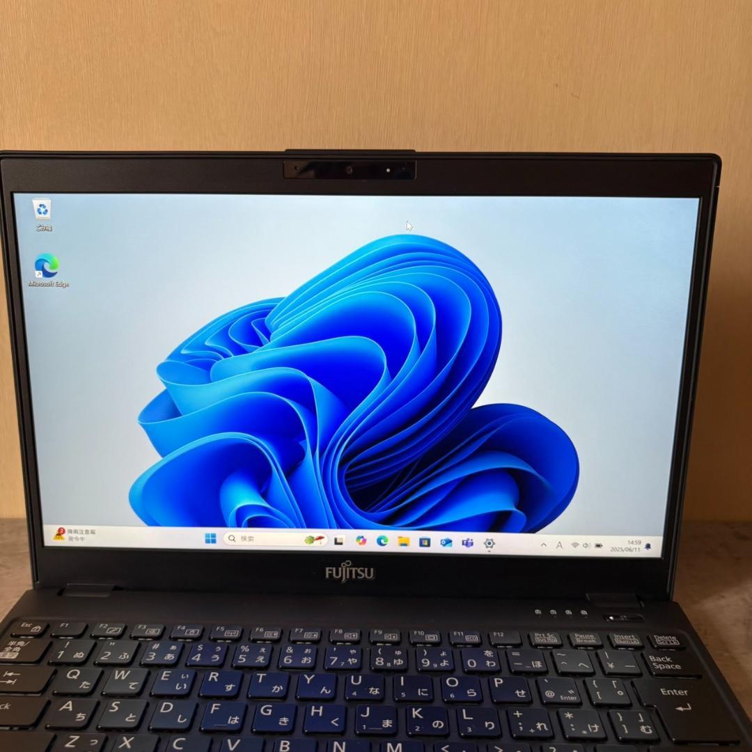 超軽量 富士通 LIFEBOOK U939/C パワフル第8世代i5 高速SSD