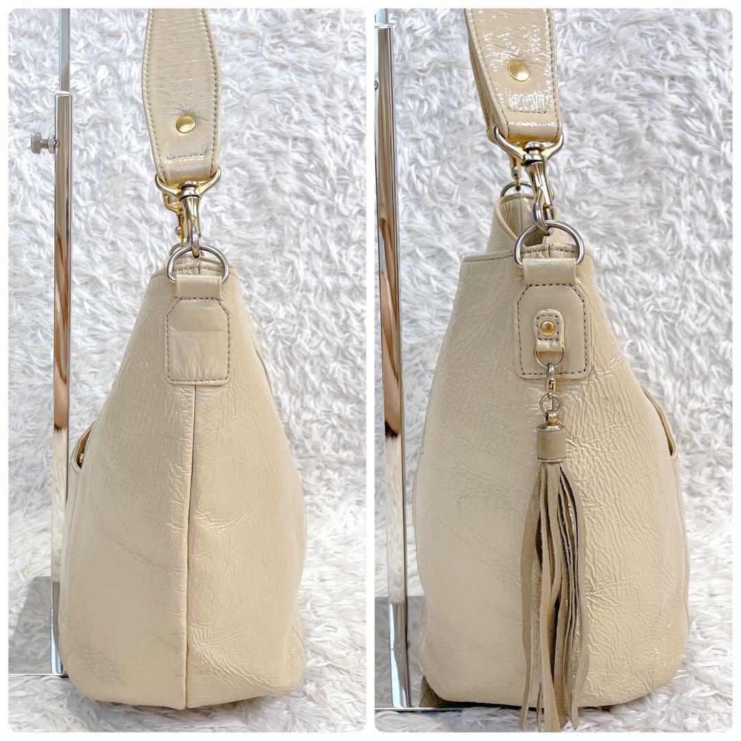値下げ✨ ATAO アタオ キャンディハンドバッグ ベージュ エナメルレザー ATAO✨️ アタオ キャンディハンドバッグ ベージュ エナメル