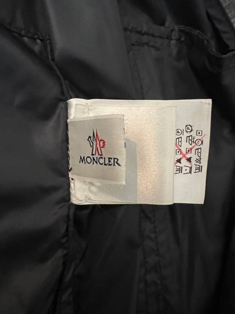 MONCLER ネイビー ナイロンジャケット サイズ3 - メルカリ MONCLER ネイビー ナイロンジャケット サイズ3 - メルカリ