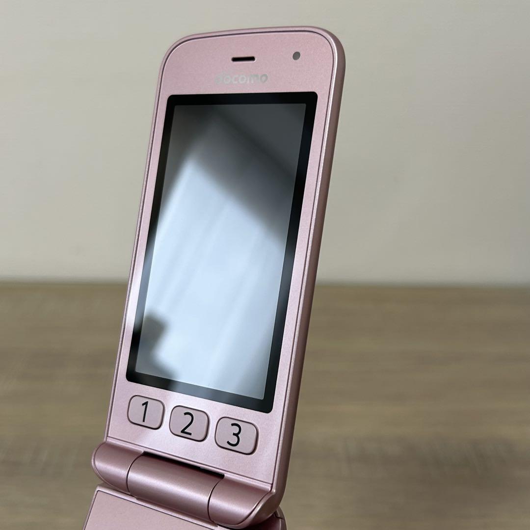 ★良品★ docomo らくらくホン ピンク ガラケー F-01M 純正充電器付 ★良品★ docomo らくらくホン ピンク ガラケー F-01M 純正充電器付