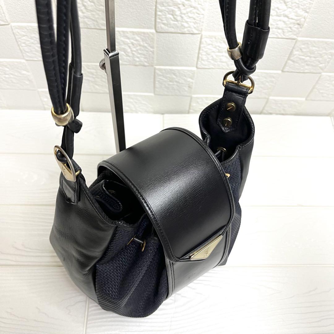 ✨上美品✨☘️イブサンローラン☘️✨巾着ショルダー✨肩掛け✨キャンバスレザー✨ ✨上美品✨☘️イブサンローラン☘️✨巾着ショルダー✨肩掛け