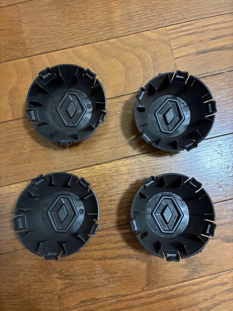 カングー2ブラックホイールセンターキャップ 4個セット