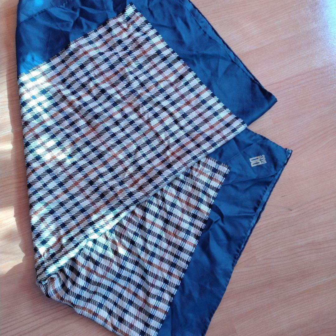 ダックス 青とチェック柄のscarf