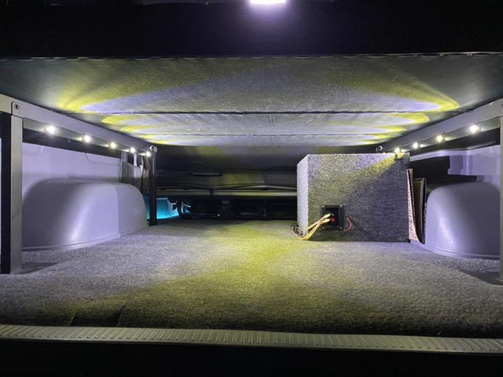 ハイエース　釣り　ベット下照明　ベットキットを取り付けている方必見！