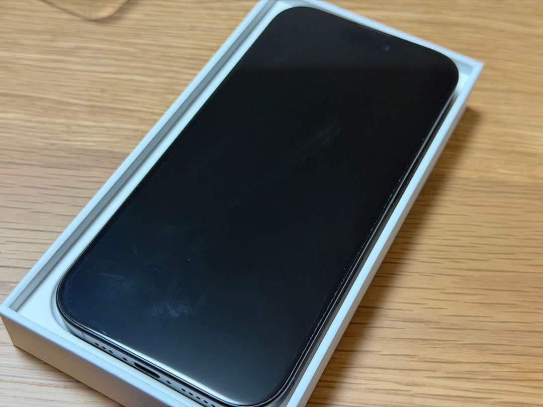 iPhone 16 Pro 1TB ブラックチタニウム