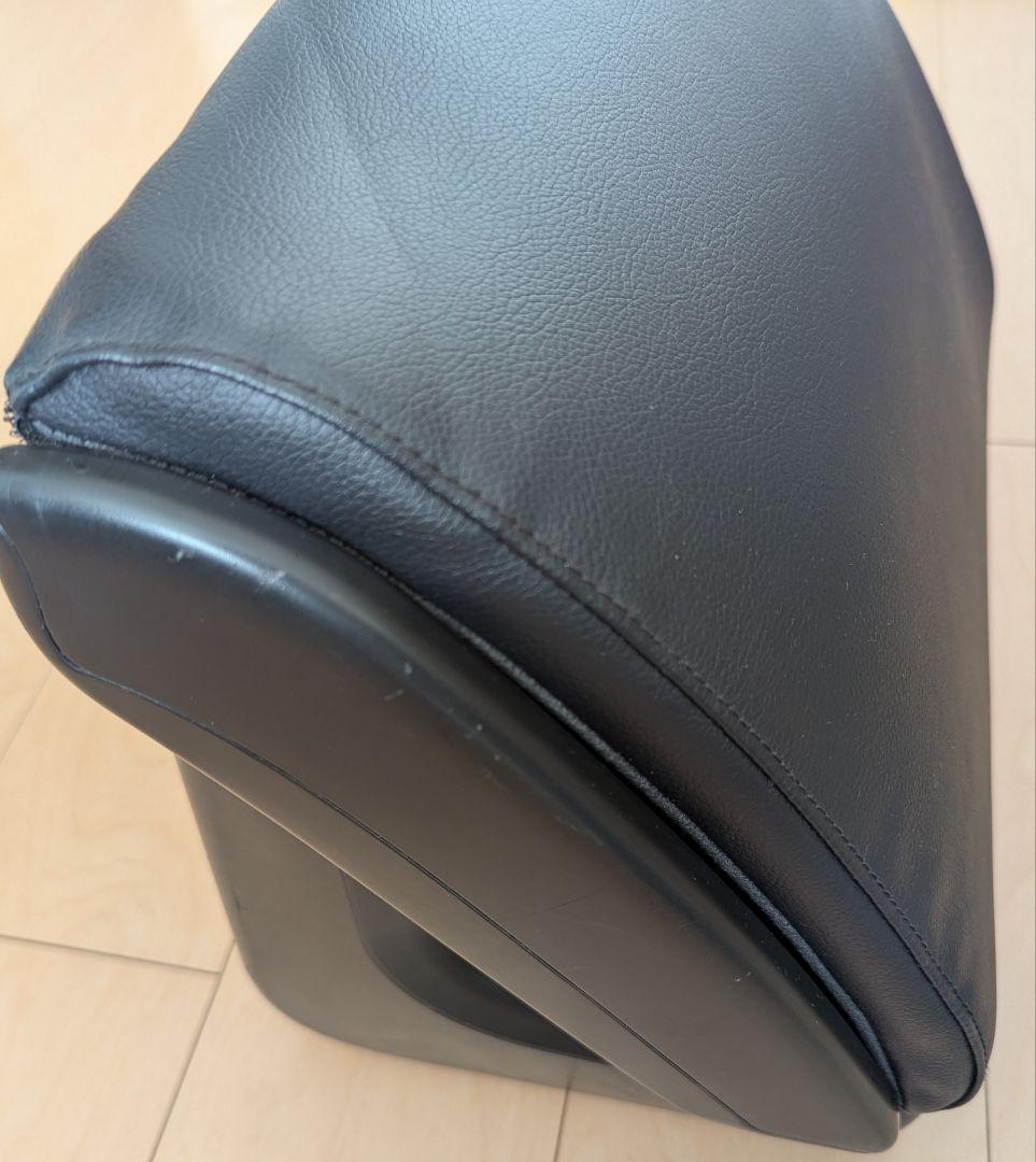 TOYOTA純正　オットマン１個