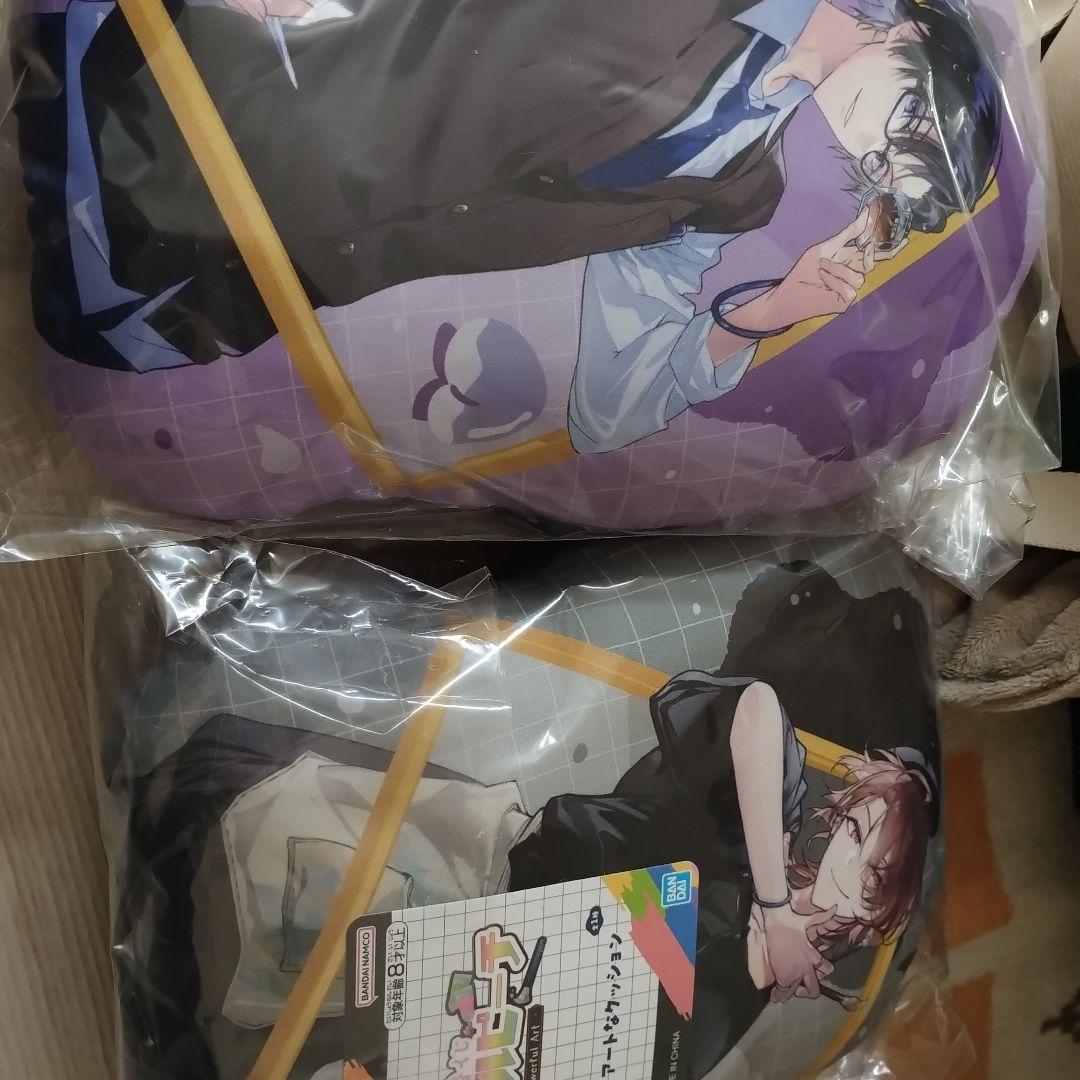 カラフルピーチ　1番くじ　ji賞　アートなクッション　うり　もふ