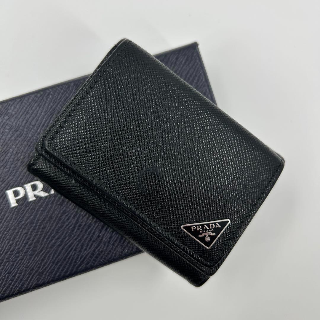 PRADA プラダ 三つ折り財布 サフィアーノ 三角ロゴプレート ブラック 本革 美品】PRADA プラダ 三つ折り財布 三角ロゴ サフィアーノ
