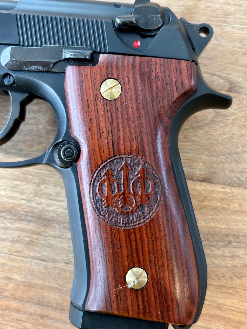 wa m92fs ダイハードガンブラック　木製グリップカスタム