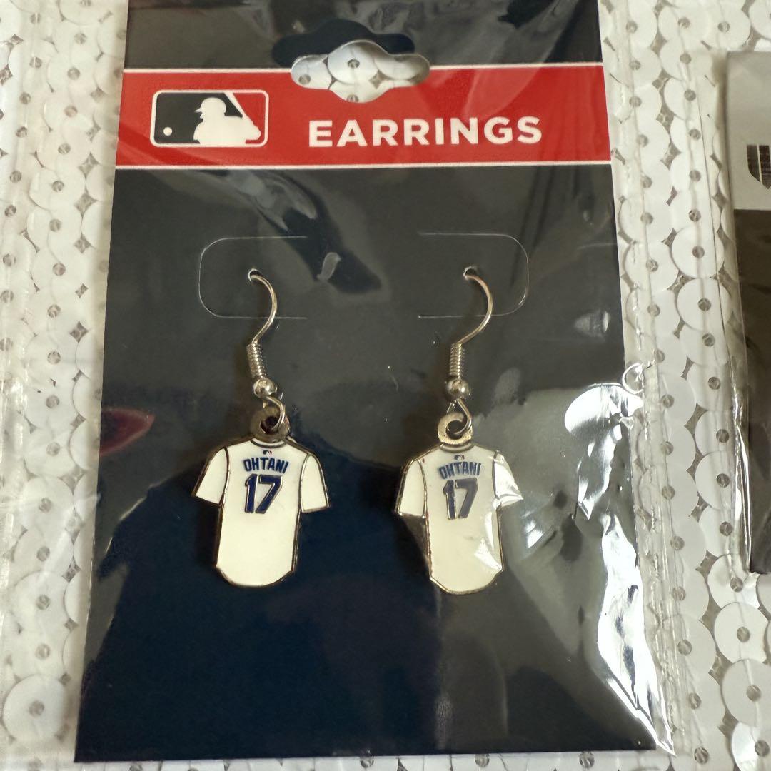 【あすつく】 ドジャース大谷翔平 ピアスセット - メルカリ アクセサリー